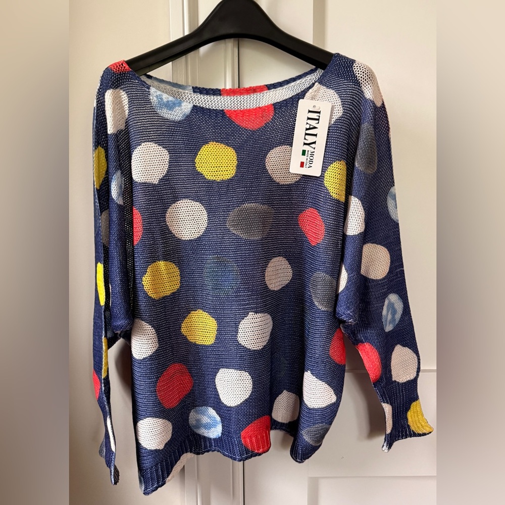 NWT top batwings sleeves